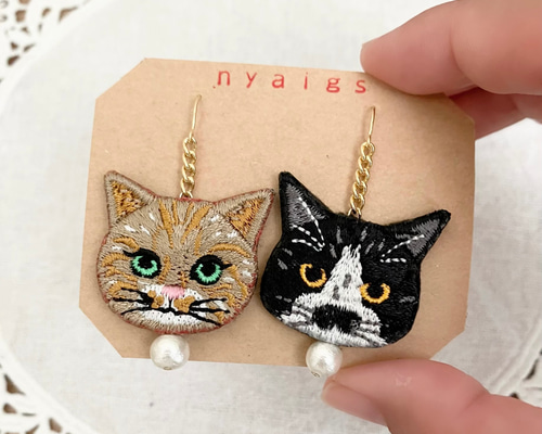 オンライン限定✩.*˚柄違いの猫さん刺繍とコットンパールのピアス