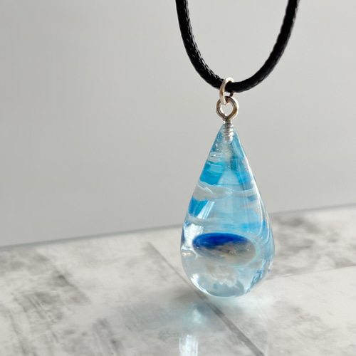 宇宙玉×空玉 雫のネックレス|蓄光で光る空レジン| 3.0cm 雲レジン