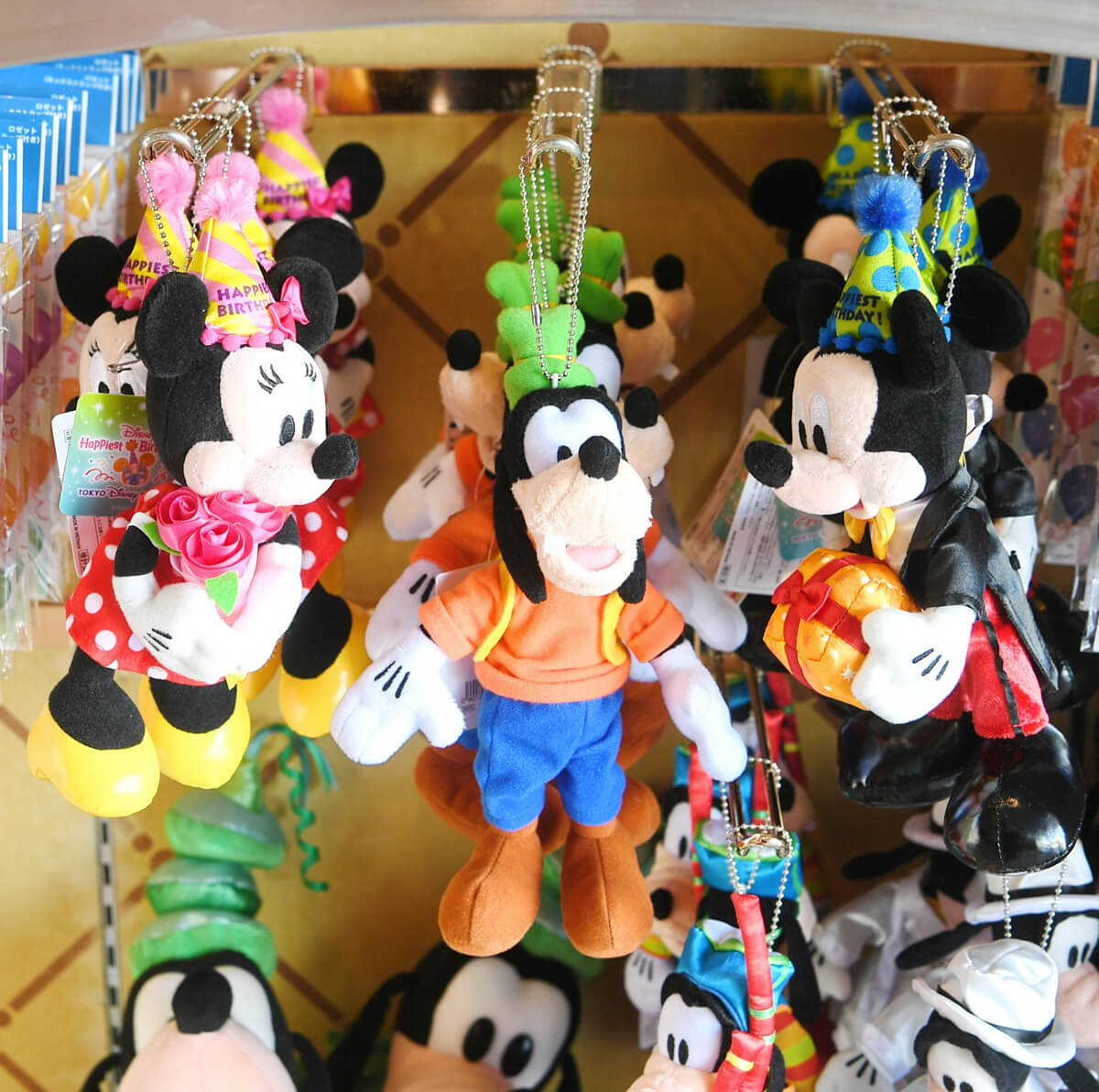 35周年デザインも豊富！東京ディズニーランド「グーフィー」グッズまとめ -