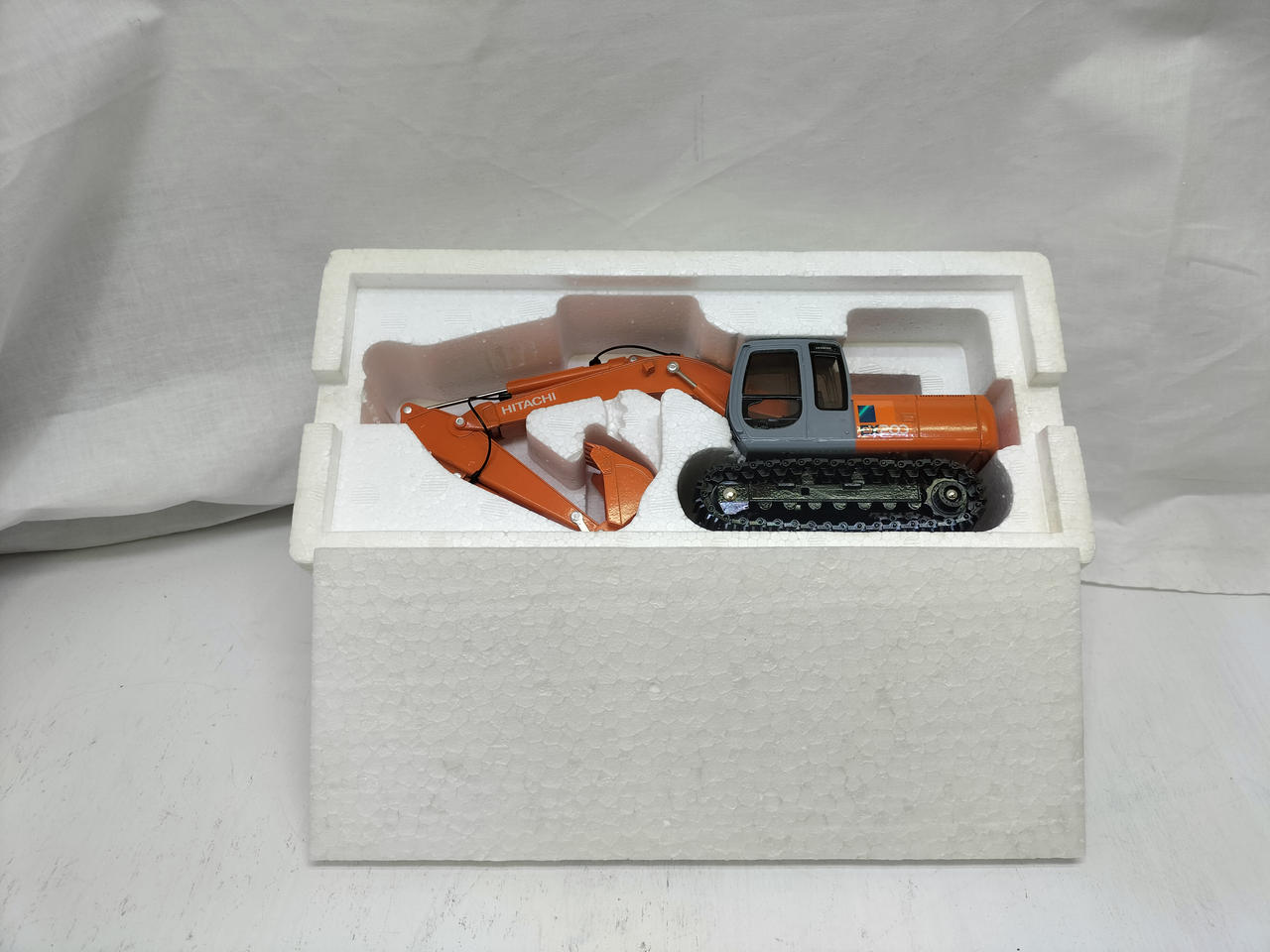 HITACHI|1/40 日立建機 NEW LANDY V EX200|【ハードオフ公式通販】オフ