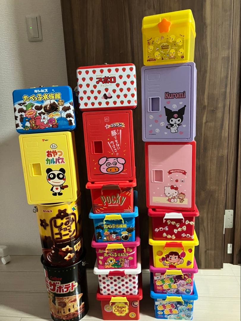 コンテナbox 多数　ピザポテト　しみチョコ　取って付き　トランク　ロッカー Amazon.co.jp: お菓子コンテナ しみチョココーン ポリンキー たべっ子